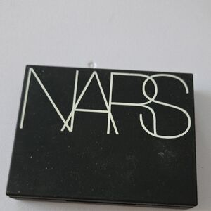 NARS Blush Elegant Black Compact